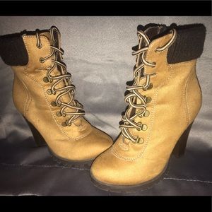 lace up boots